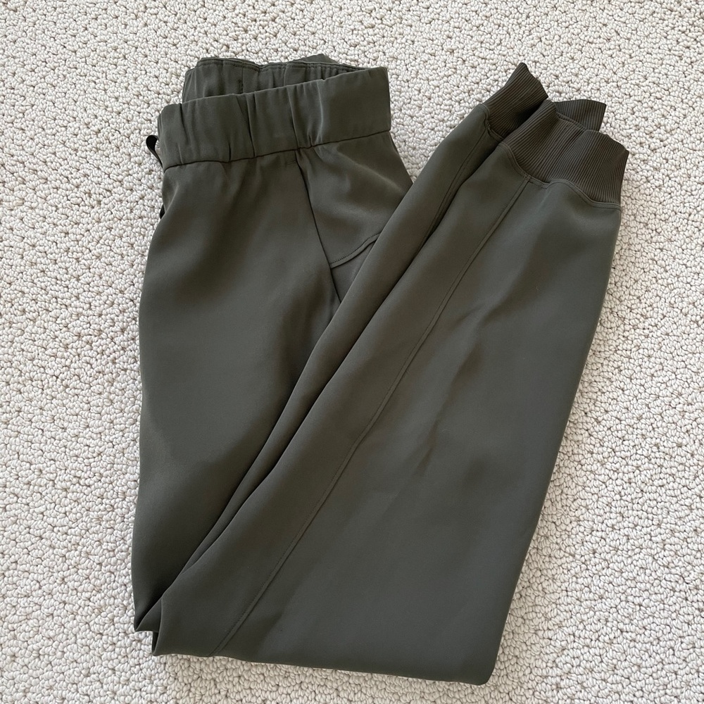 Lululemon On the Fly Jogger 28” *Woven
